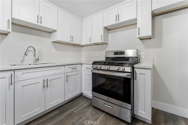 a house view with a backyard space