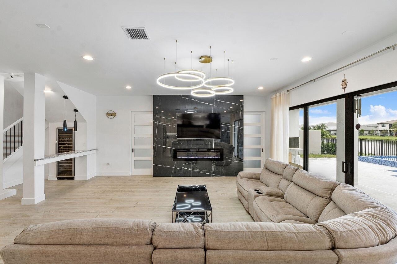 17057 Watersprite Lakes Road Boca Raton, FL 33496 - Photo 13 of 86 17057_Watersprite_Lakes_Rd_042