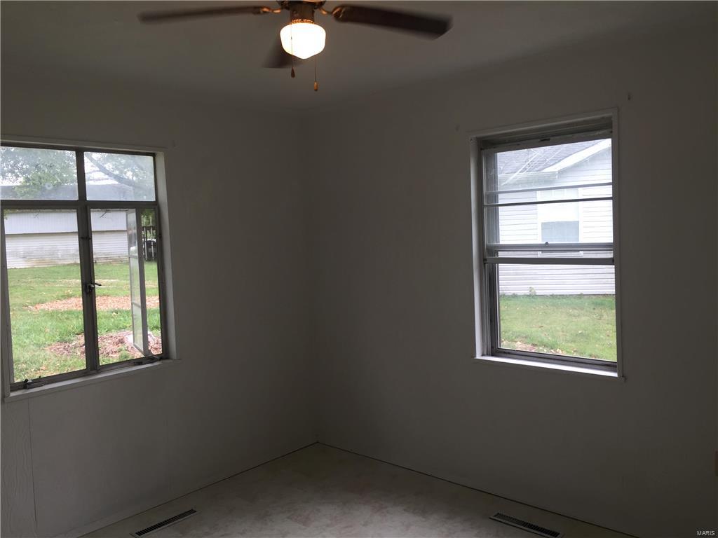 2915 Ranch Trail Road Waterloo, IL 62298 - Photo 23 of 32