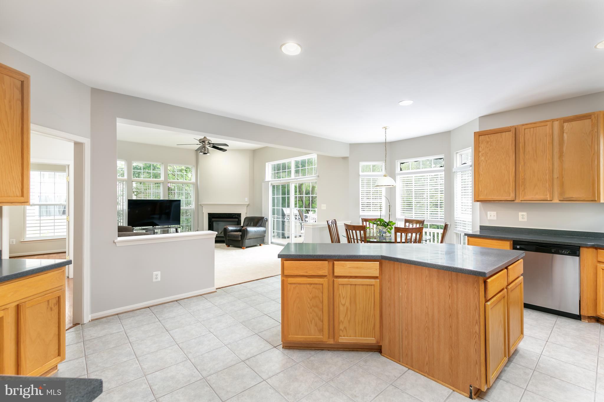 43083 Lake Ridge Place Leesburg, VA 20176 - Photo 4 of 14 Kitchen