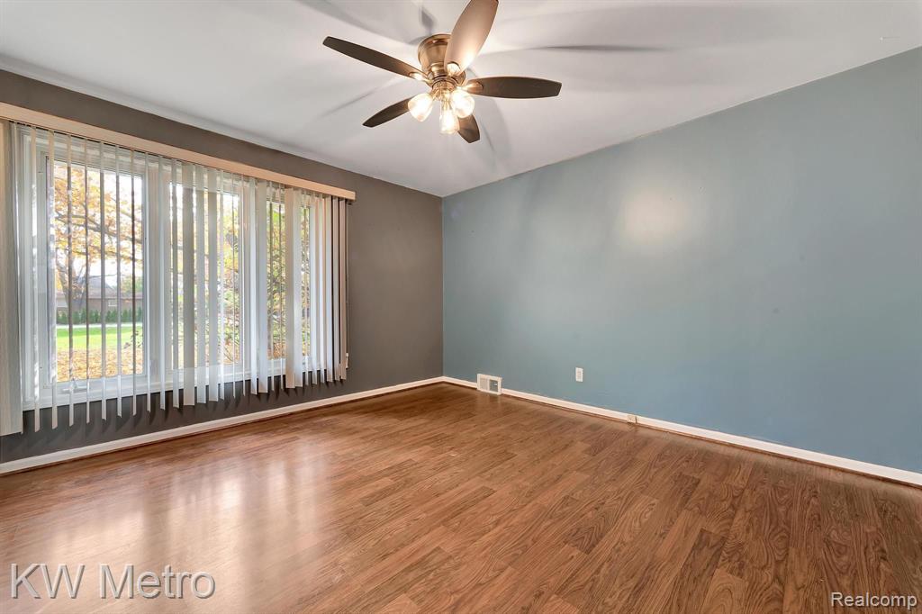 7380 Villamuer Road West Bloomfield, MI 48322 - Photo 38 of 59