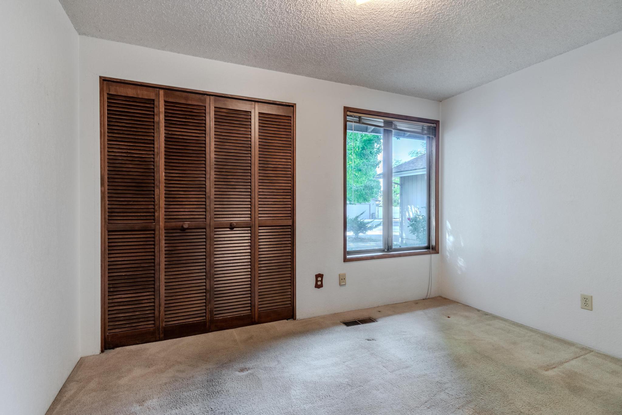2964 Barclay Road Medford, OR 97504 - Photo 12 of 19 01-16