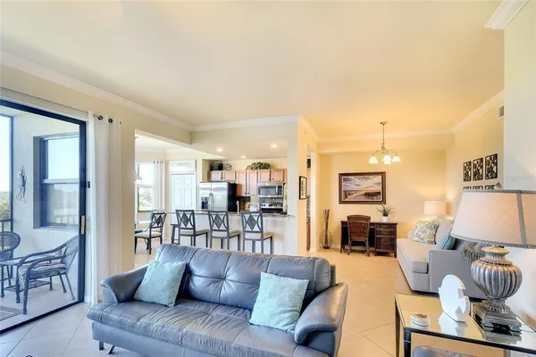 $2,500 | 7121 River Hammock Drive, Unit 303, Bradenton, FL 34212