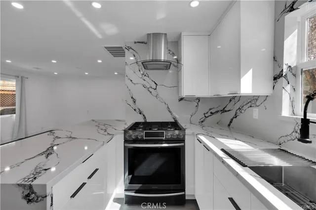 $2,800 | 4640 Lowell Avenue, La Crescenta, CA 91214