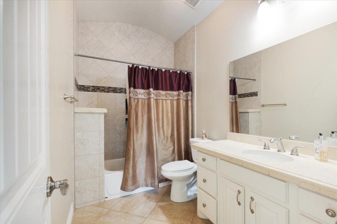 28802 Smalley Road Hockley, TX 77447 - Photo 15 of 29 Secondary Bathroom