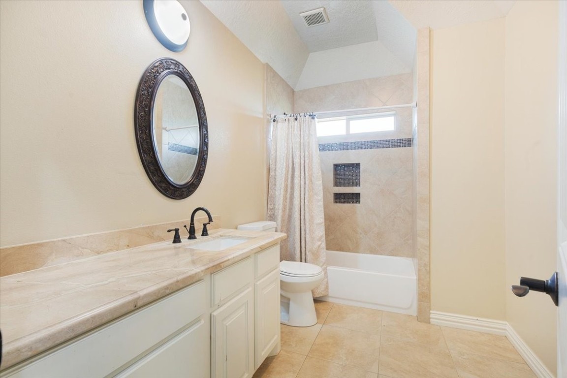 28802 Smalley Road Hockley, TX 77447 - Photo 21 of 29 Secondary Bathroom