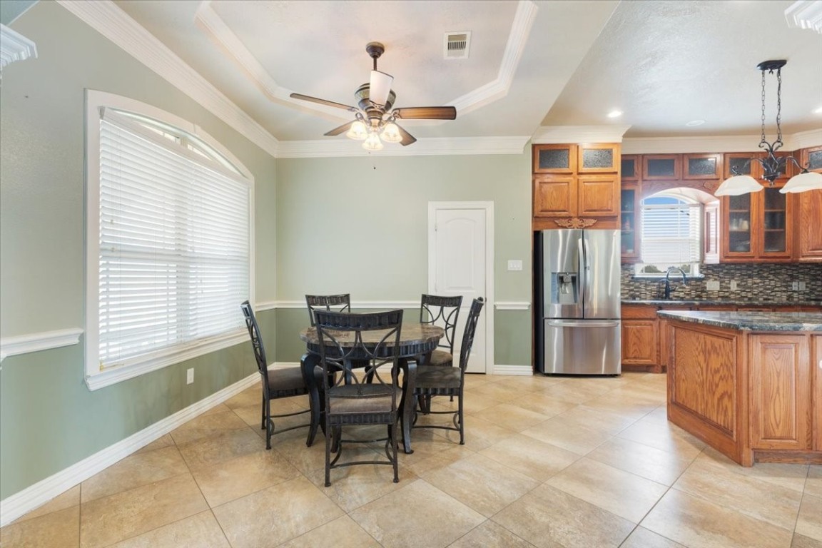 28802 Smalley Road Hockley, TX 77447 - Photo 9 of 29 Breakfast Area