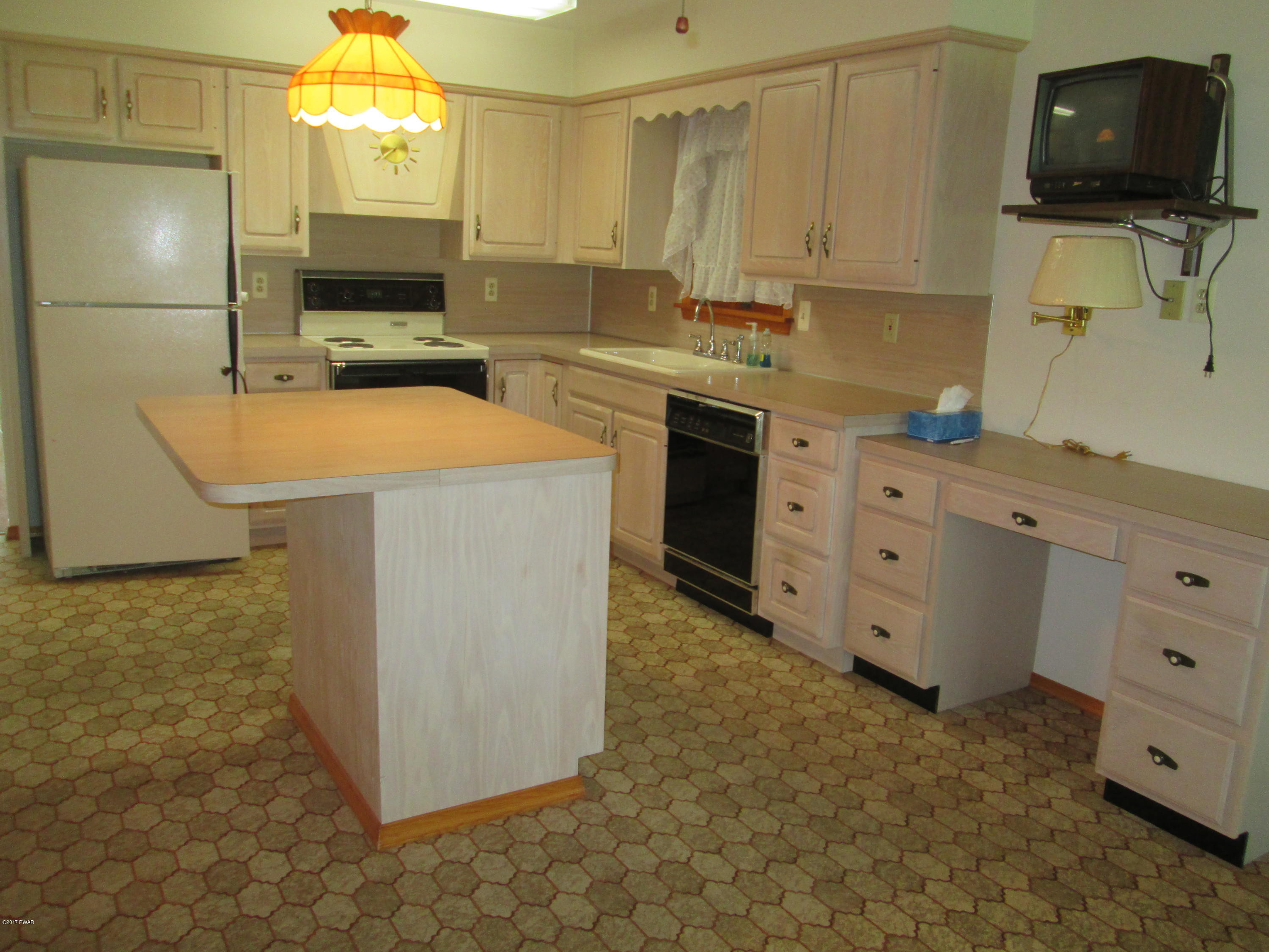 65 Edward Road Beach Lake, PA 18405 - Photo 7 of 27 KITCHEN