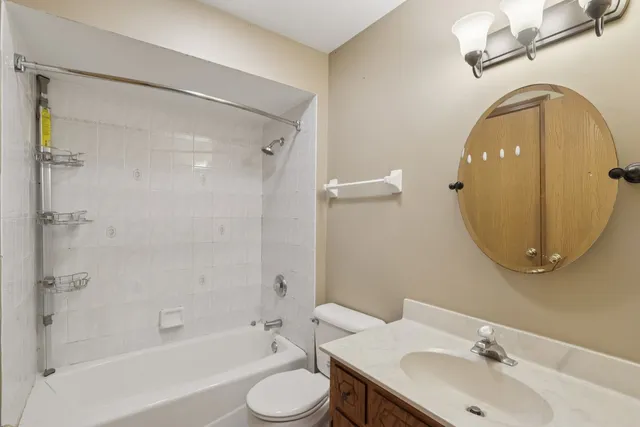 $242,500 | 12539 Quinn Drive, Unit 402, Alsip, IL 60803