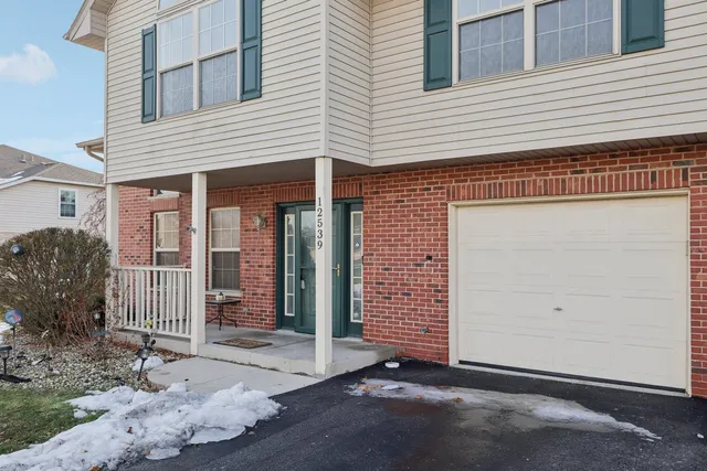 $242,500 | 12539 Quinn Drive, Unit 402, Alsip, IL 60803