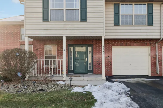 $242,500 | 12539 Quinn Drive, Unit 402, Alsip, IL 60803