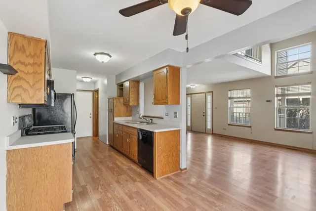 $242,500 | 12539 Quinn Drive, Unit 402, Alsip, IL 60803