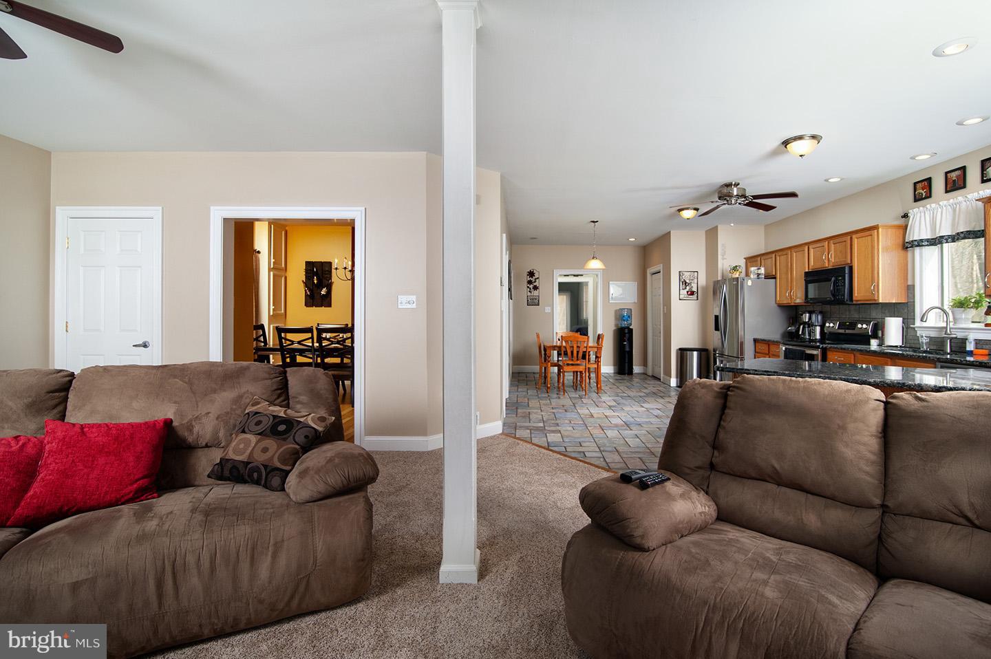 3080 Old Elk Neck Road Elkton, MD 21921 - Photo 4 of 20 Living Room