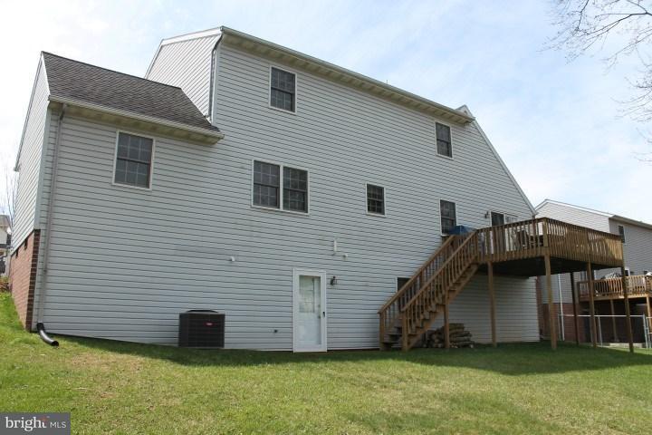 135 Timber Lane Hanover, PA 17331 - Photo 3 of 33 Gallery Image 3