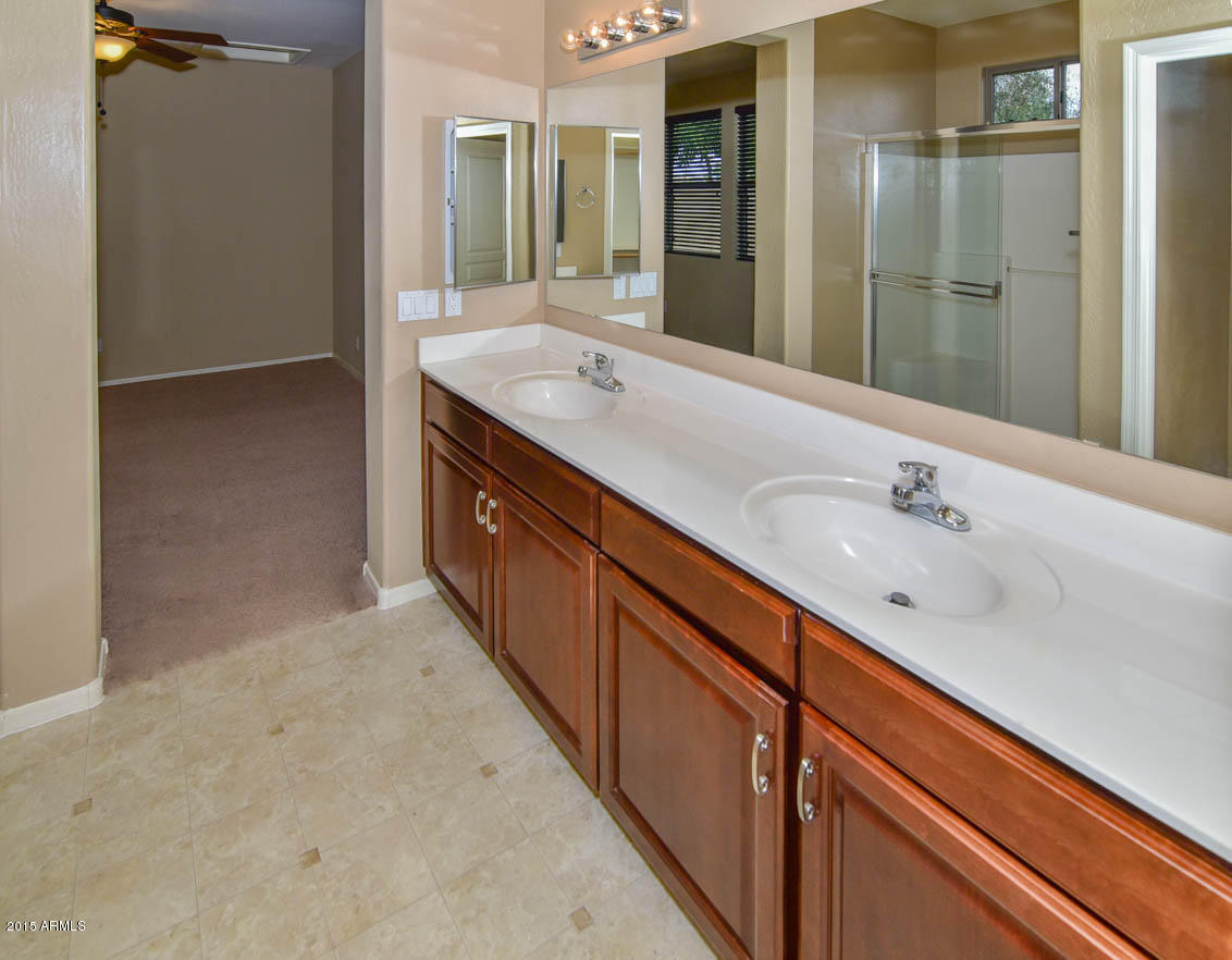 451 South Hawes Road, Unit 54 Mesa, AZ 85208 - Photo 19 of 40 Master Bathroom