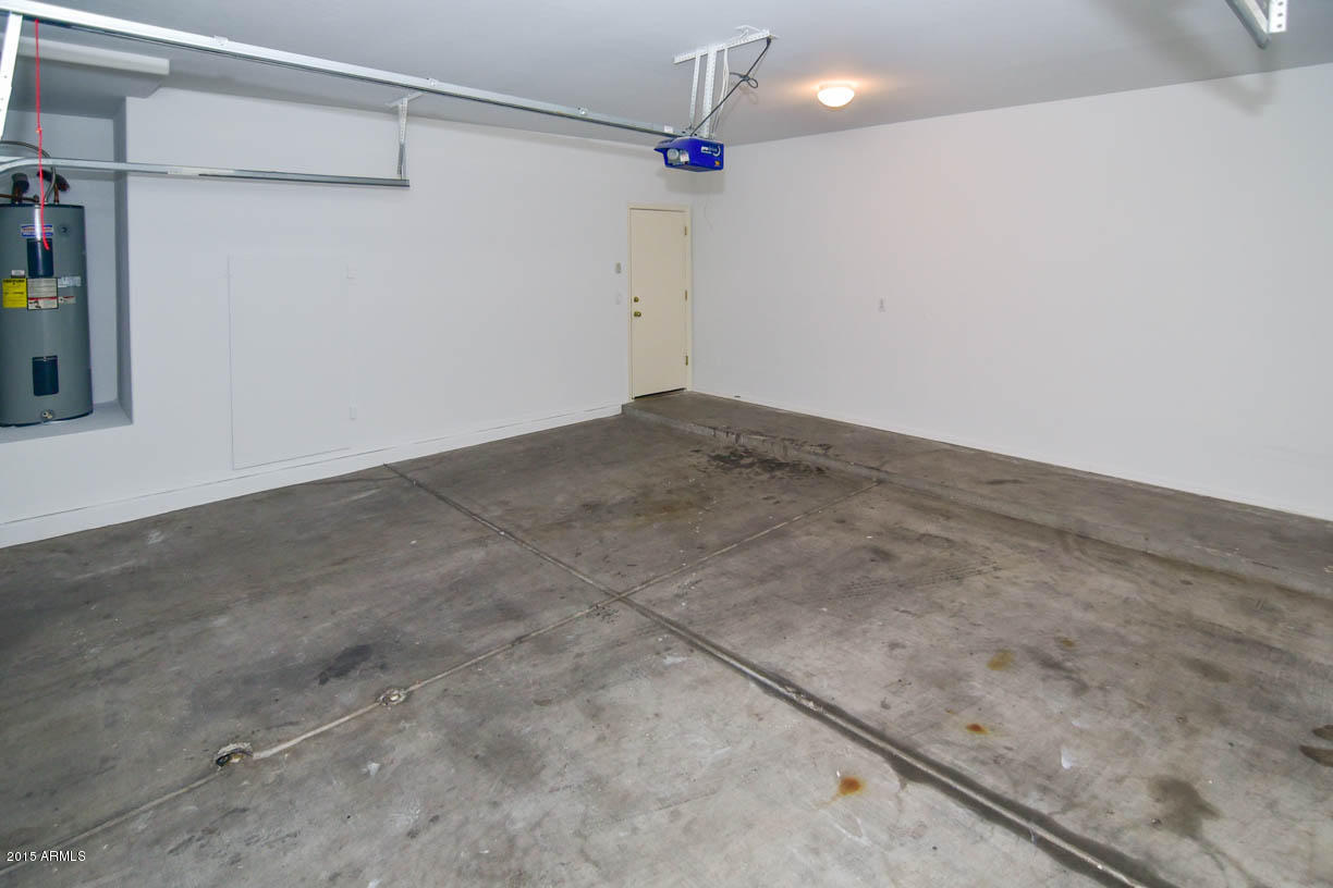 451 South Hawes Road, Unit 54 Mesa, AZ 85208 - Photo 37 of 40 Garage