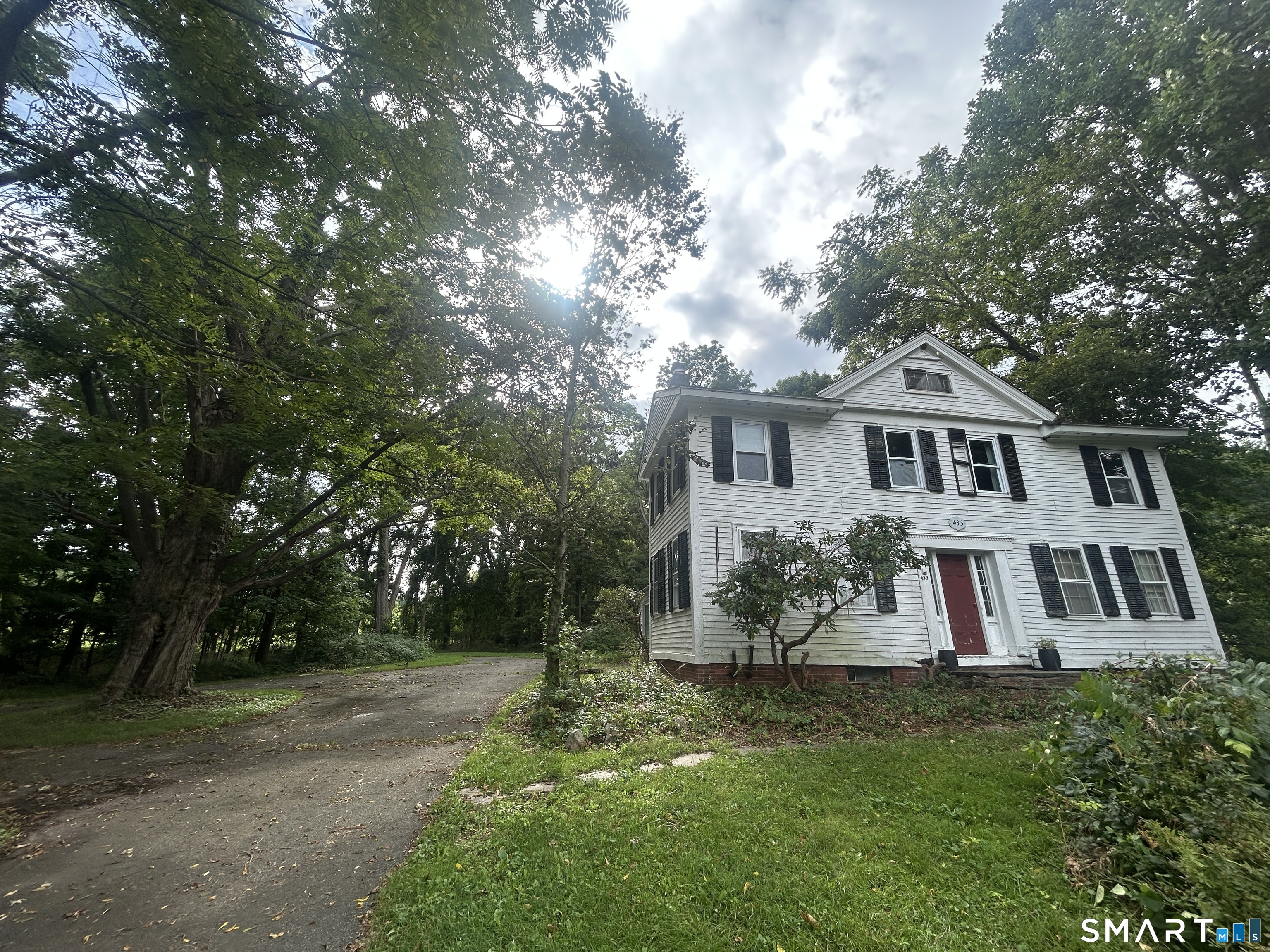 433 Simsbury Road Bloomfield, CT 06002 - Photo 4 of 37 Gallery Image 4