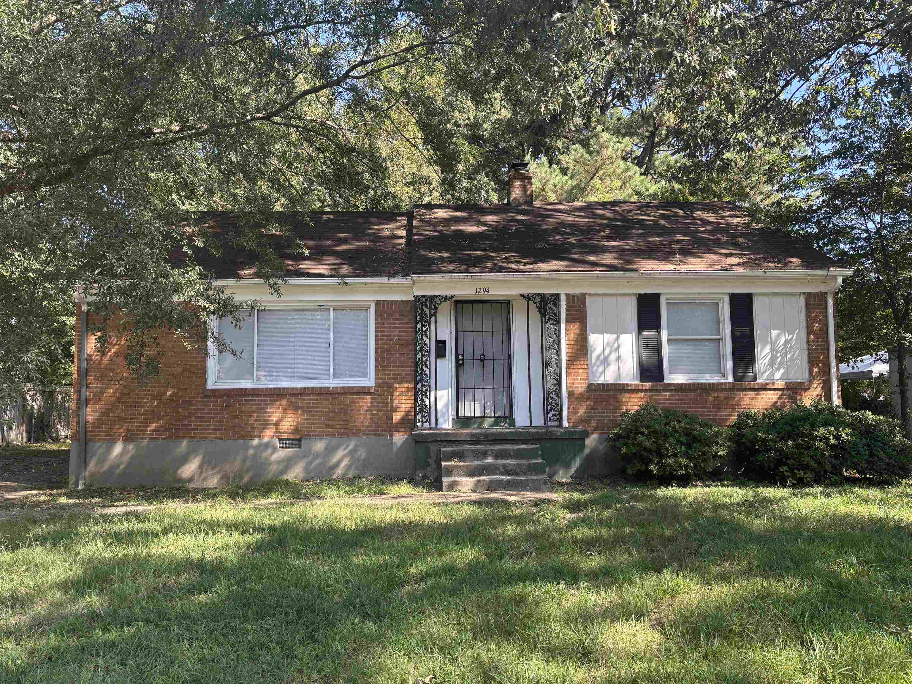 1294 Pallwood Road Memphis, TN 38122 - Photo 1 of 9