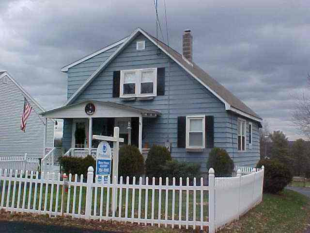 37 North Lansing Road Schenectady, NY 12304 - Photo 2 of 5 Photo 2