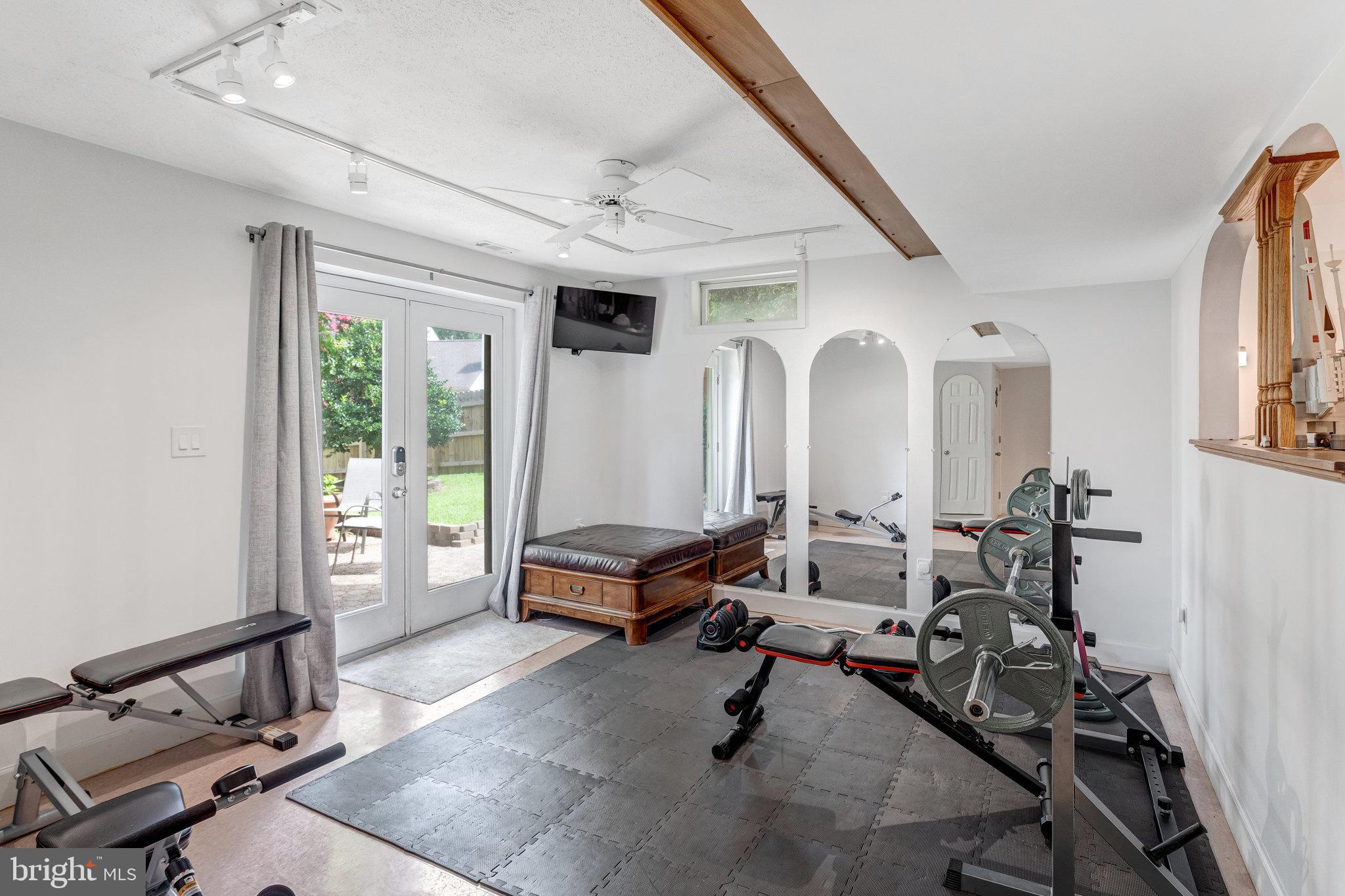 21 Burns Road Stafford, VA 22554 - Photo 20 of 35 Versatile space for fitness and relaxation.