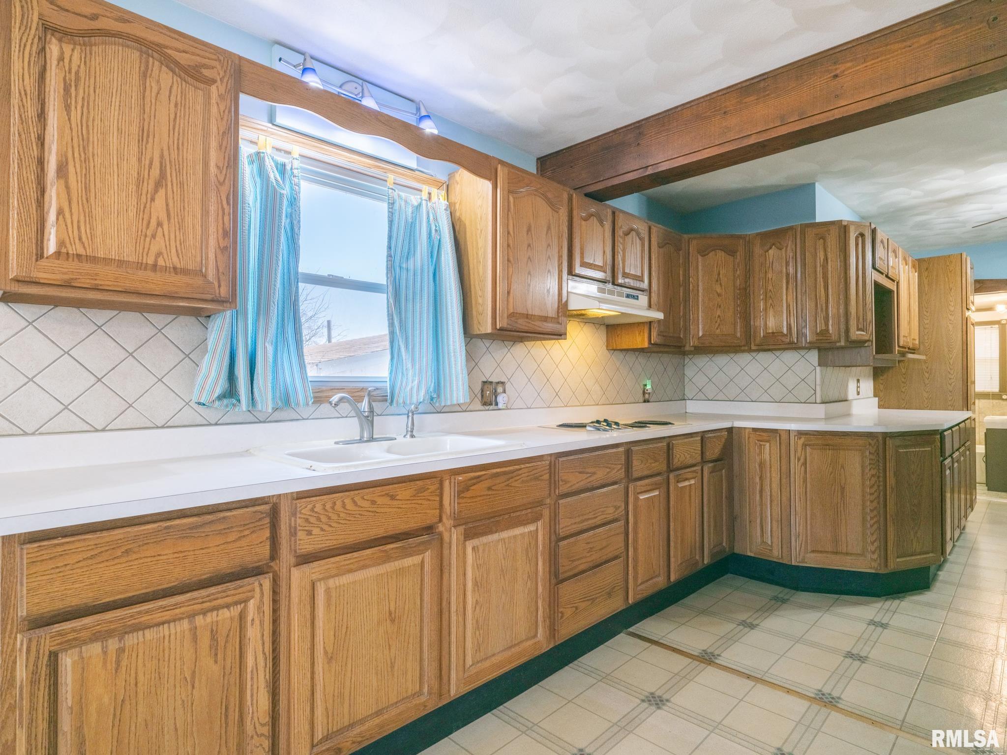 9736 North Manito Road Manito, IL 61546 - Photo 12 of 48 Gallery Image 12