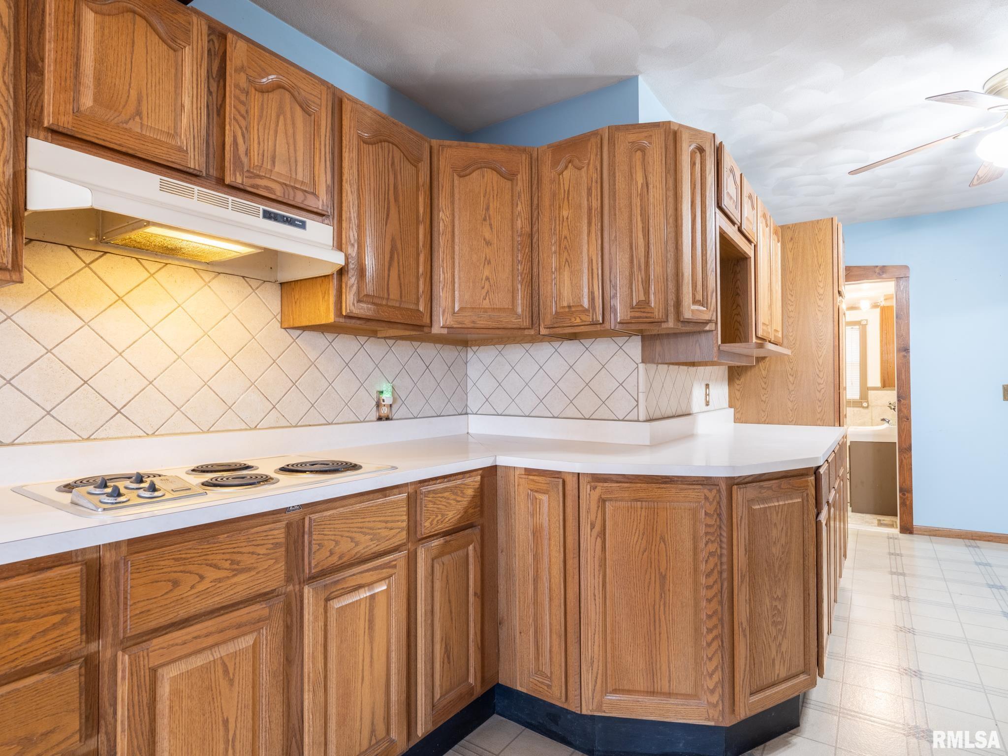 9736 North Manito Road Manito, IL 61546 - Photo 13 of 48 Gallery Image 13