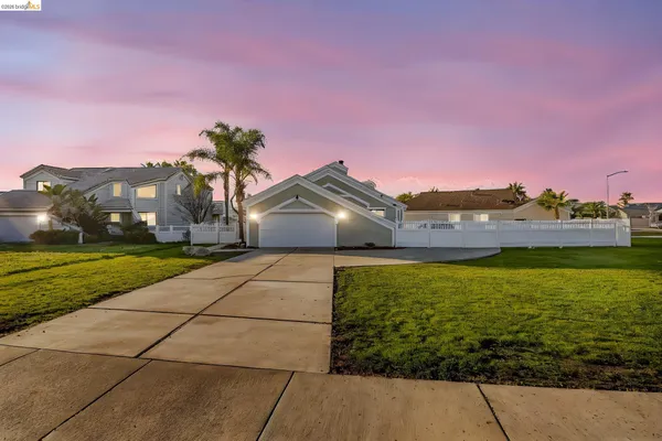 $915,000 | 2102 Portside Court, Discovery Bay, CA 94505