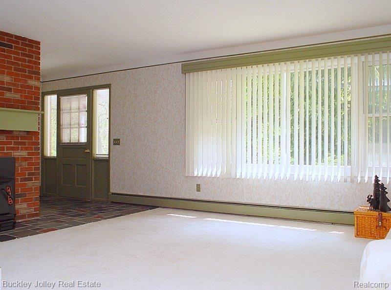 4678 Richardson Road Howell, MI 48843 - Photo 3 of 20 Large Living Room.jpg