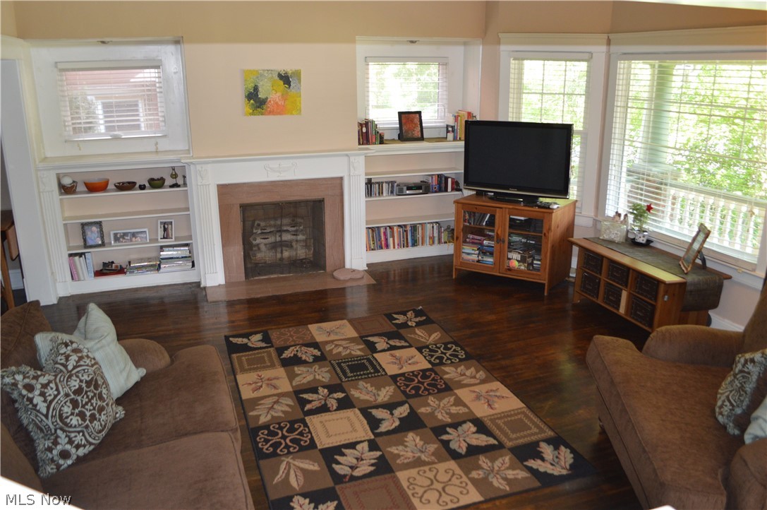 2976 East Overlook Road Cleveland, OH 44118 - Photo 5 of 34 Gallery Image 5