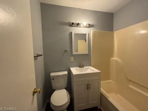 $825 | 1225 New Hope Lane, Unit G, Winston-Salem, NC 27105