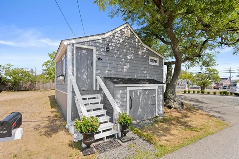 $975,000 | 4 54th Street, Newburyport, MA 01950