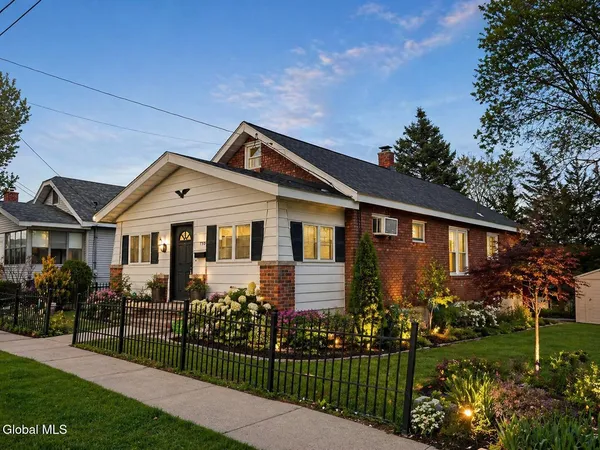 $240,000 | 730 8th Avenue, Watervliet, NY 12189