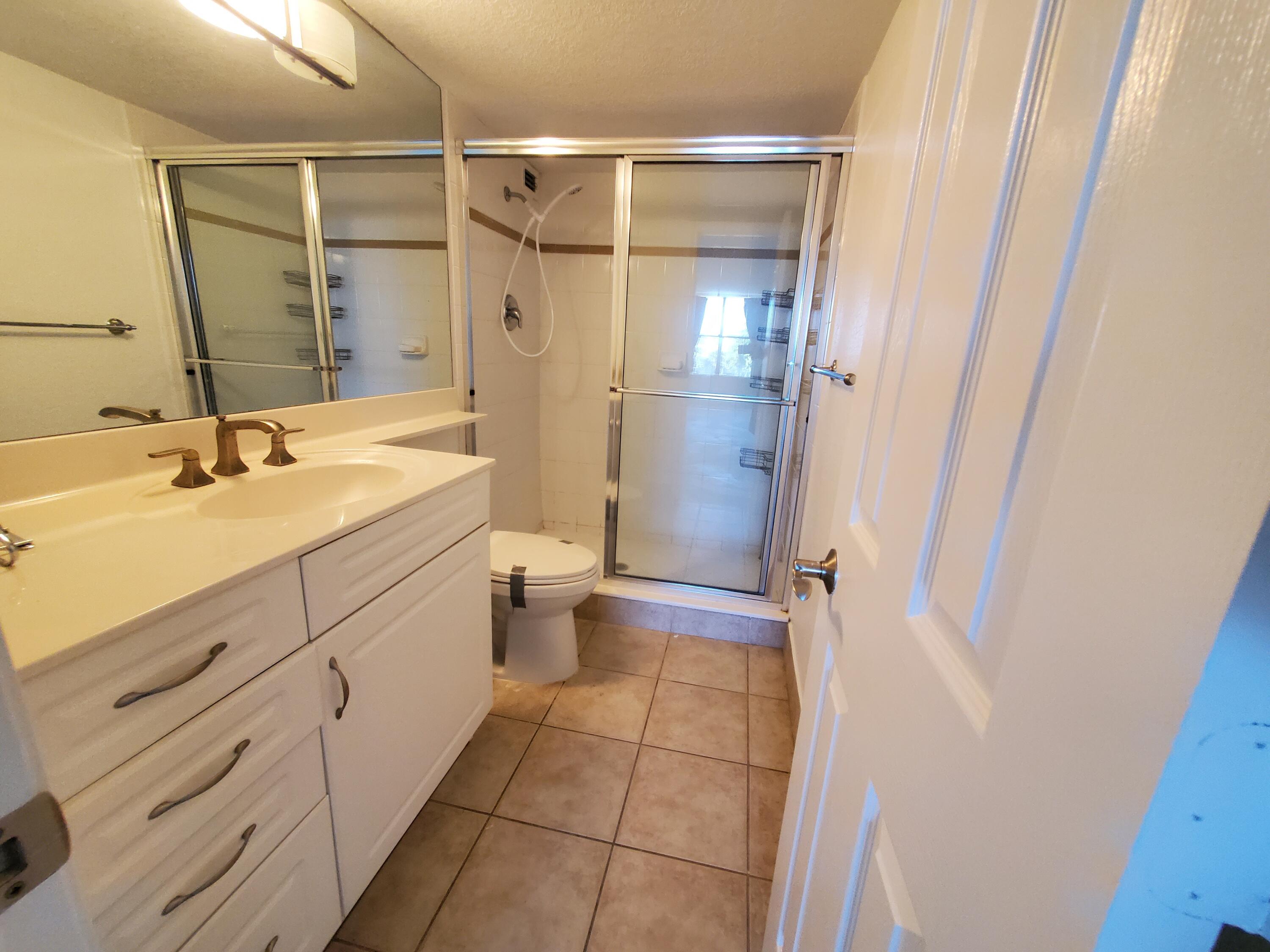 1000 Spanish River Road, Unit 4K Boca Raton, FL 33432 - Photo 13 of 22 master bath