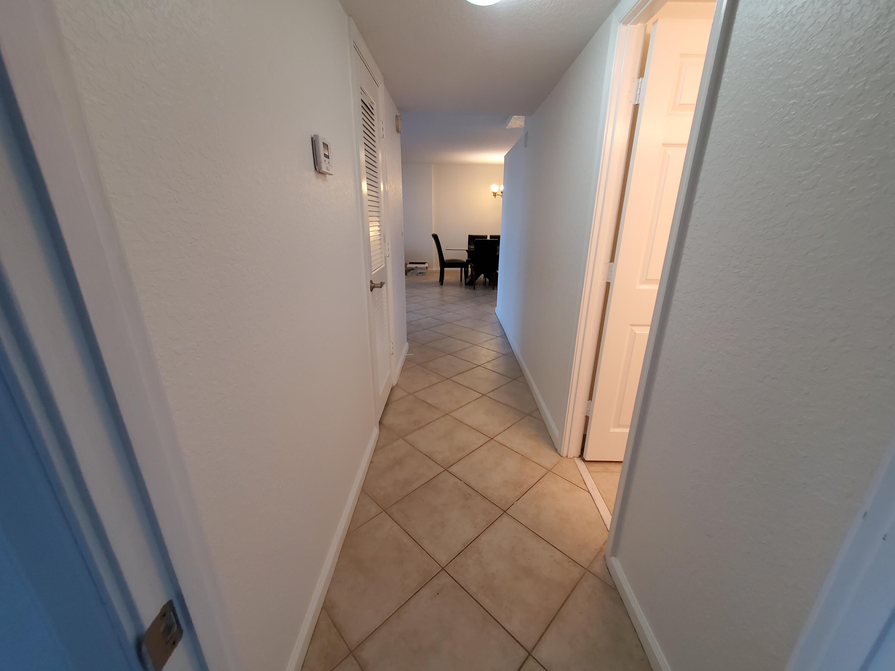 1000 Spanish River Road, Unit 4K Boca Raton, FL 33432 - Photo 15 of 22 20250212_124434