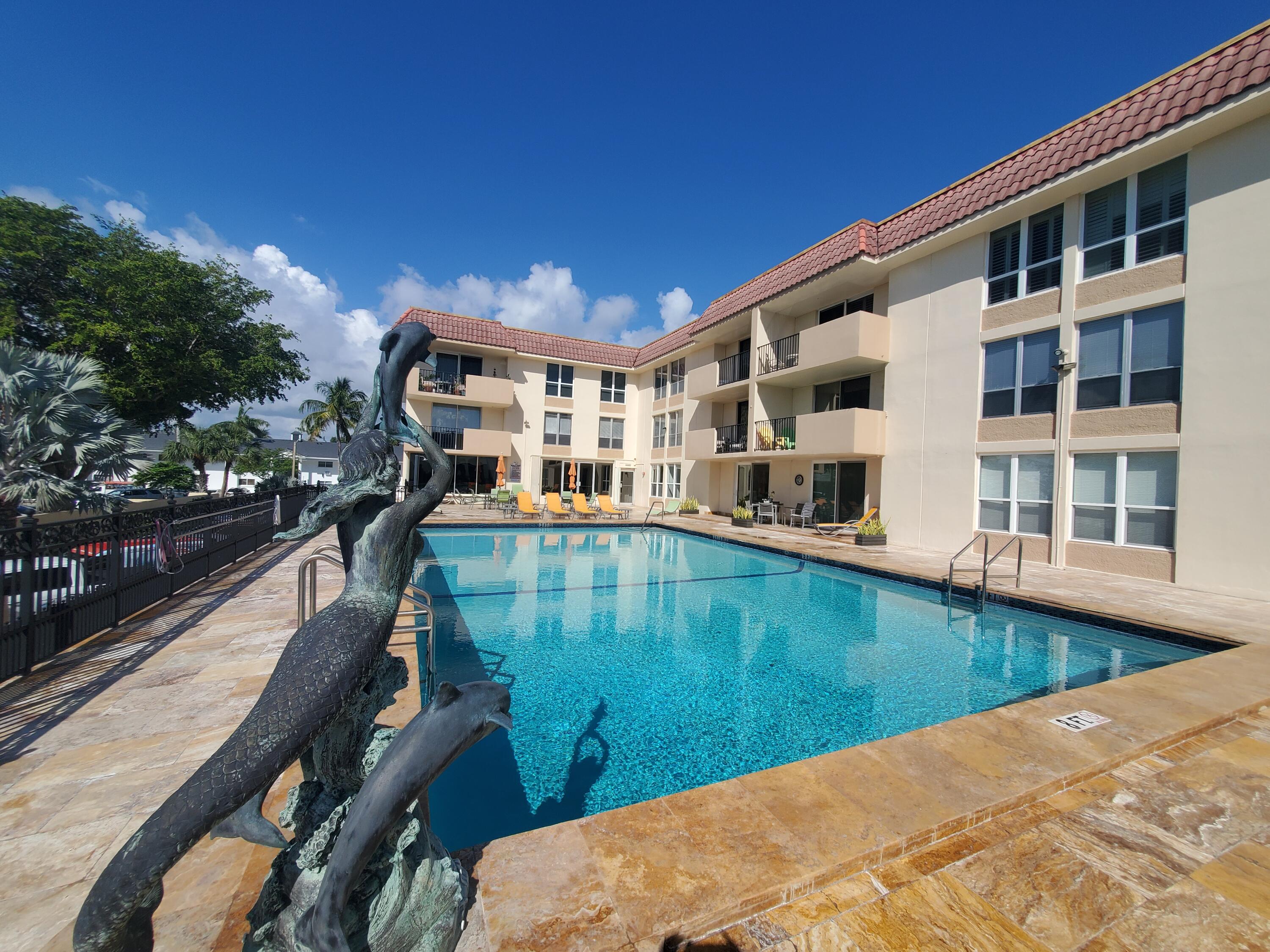 1000 Spanish River Road, Unit 4K Boca Raton, FL 33432 - Photo 21 of 22 community pool