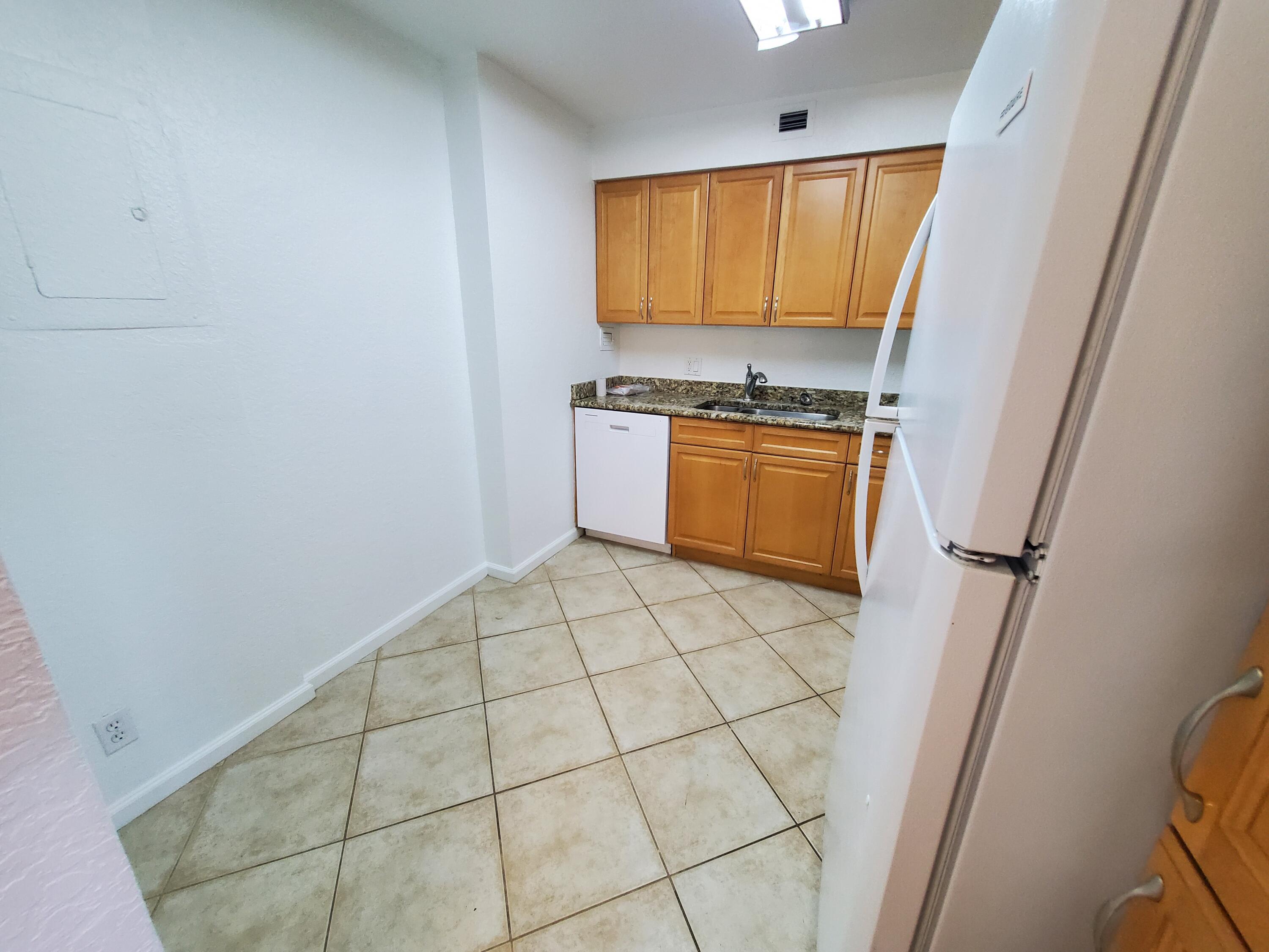 1000 Spanish River Road, Unit 4K Boca Raton, FL 33432 - Photo 7 of 22 new dishwasher