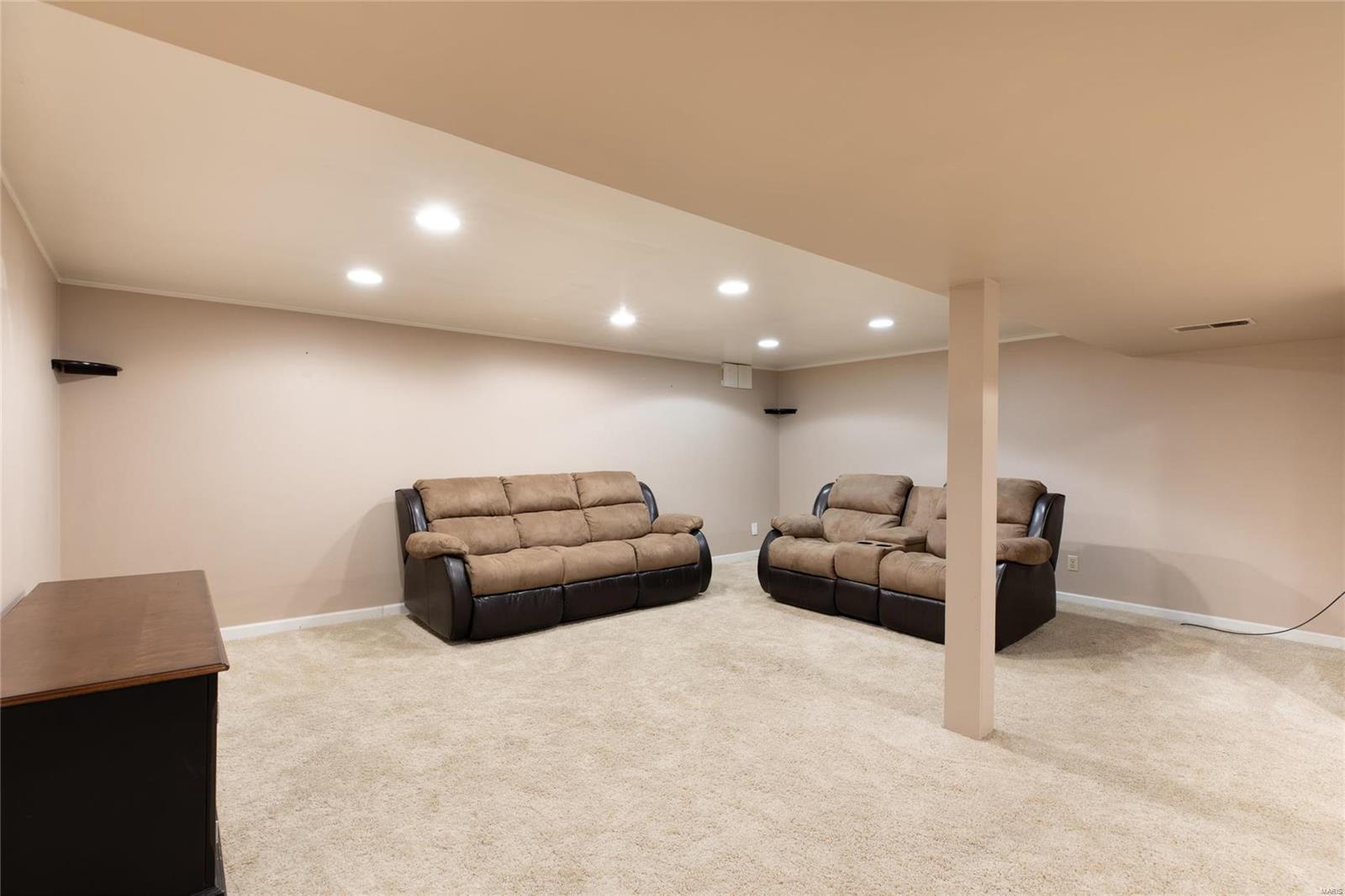 2539 Pontoon Road Granite City, IL 62040 - Photo 18 of 25 Gallery Image 18