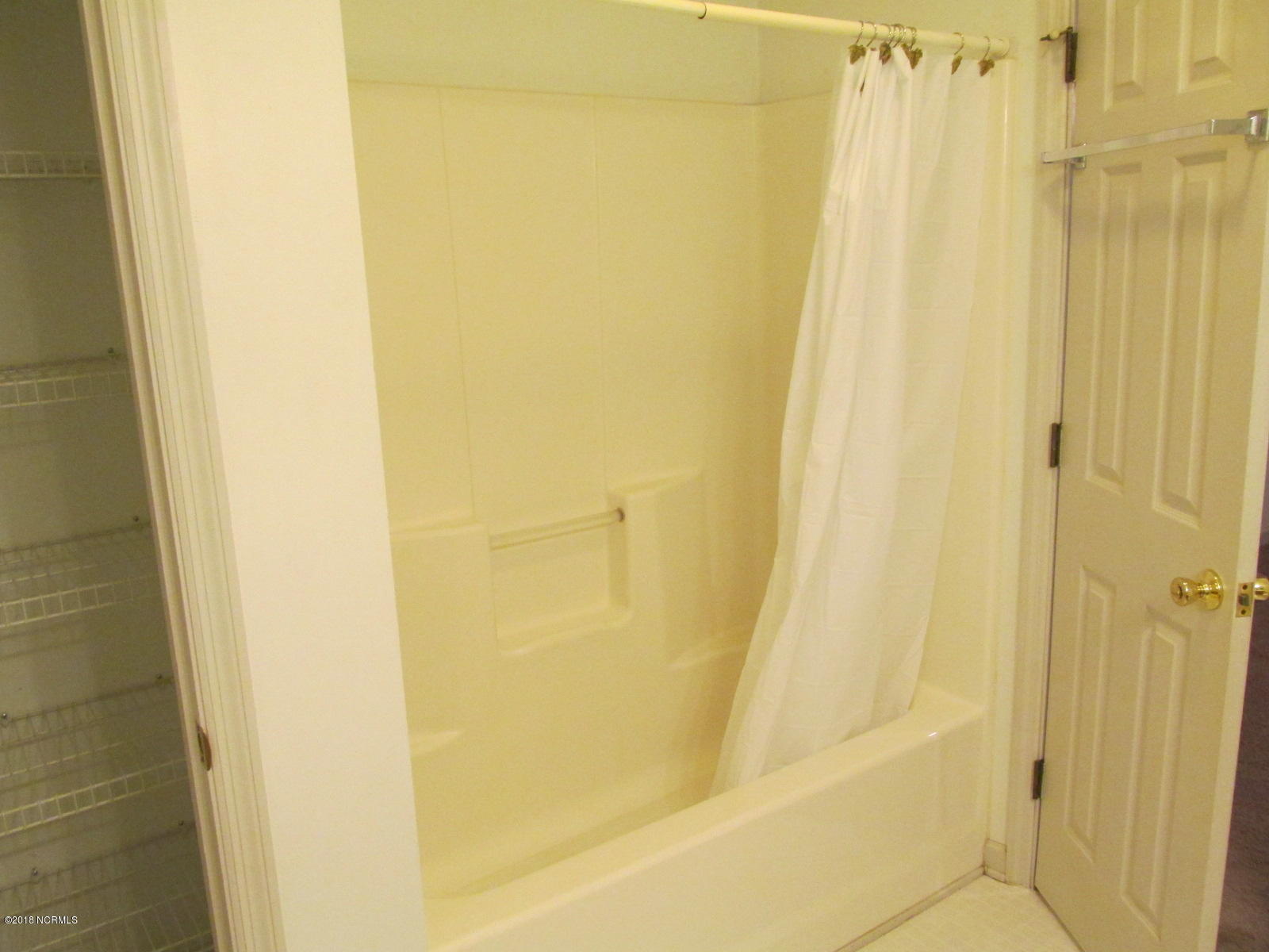 106 Poplar Road Havelock, NC 28532 - Photo 11 of 20 master bath 2