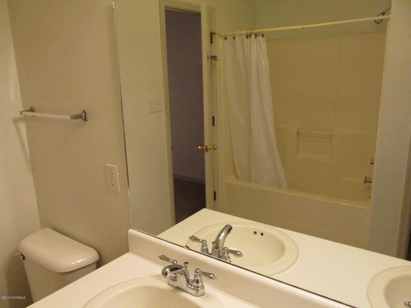 106 Poplar Road Havelock, NC 28532 - Photo 12 of 20 master bath 3