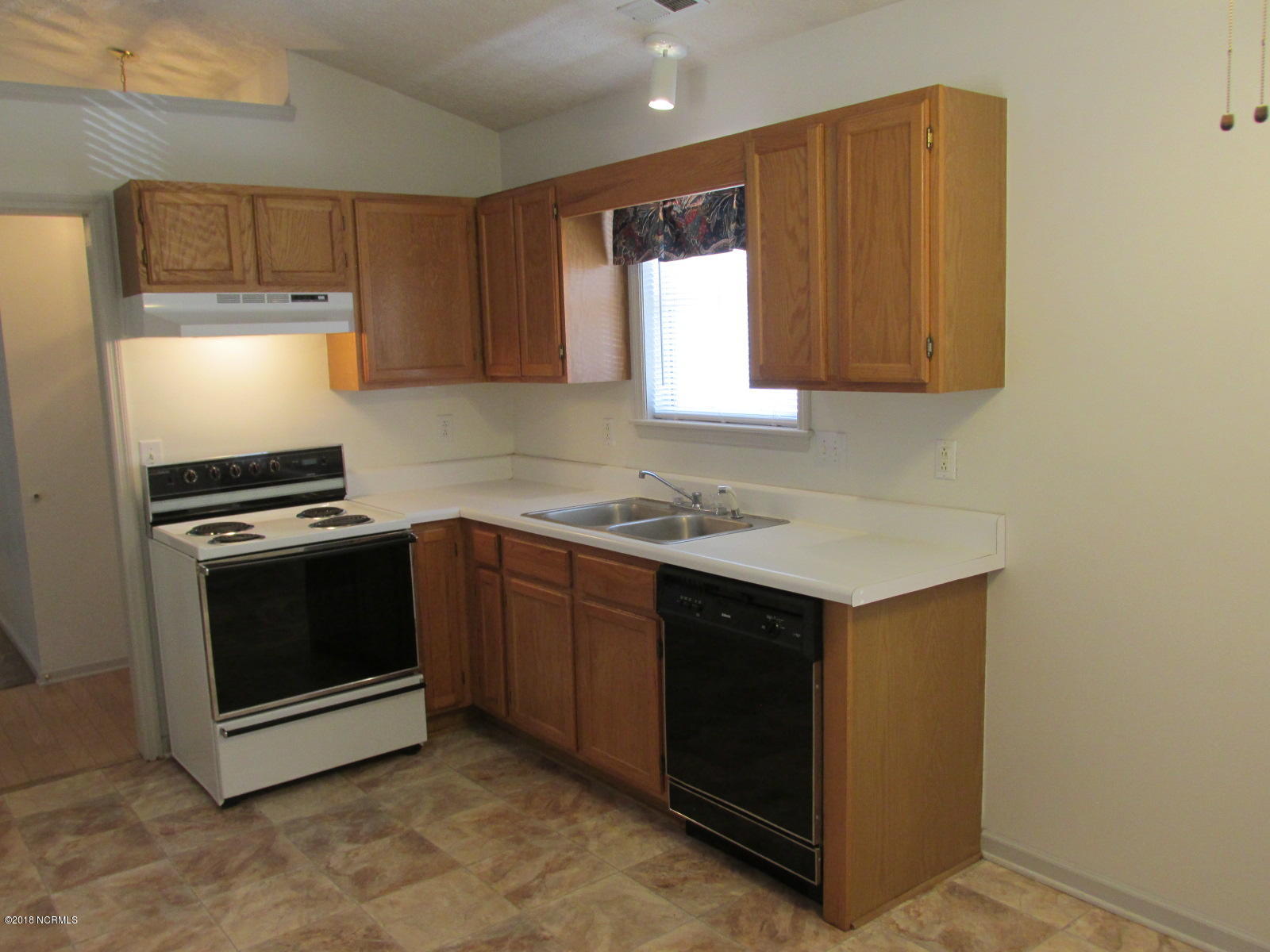 106 Poplar Road Havelock, NC 28532 - Photo 6 of 20 IMG_1616