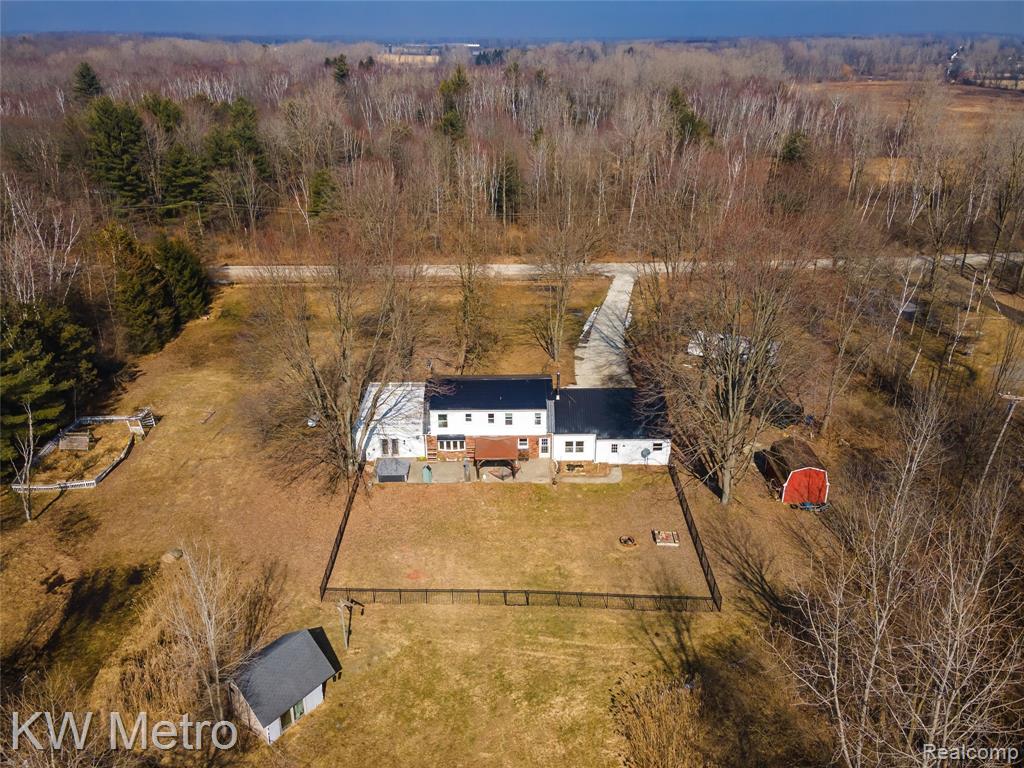 8665 Meskill Road Columbus, MI 48063 - Photo 6 of 55