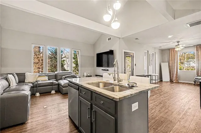 $715,000 | 3336 Creatwood Trail Southeast, Smyrna, GA 30080