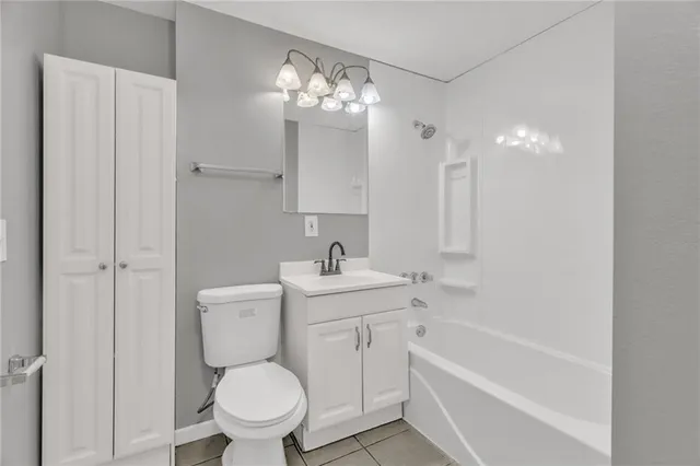 $208,000 | 810 Northeast 62nd Street, Gladstone, MO 64118