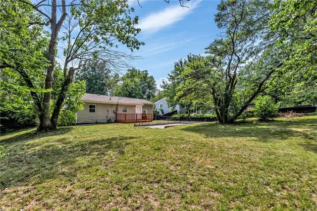 $208,000 | 810 Northeast 62nd Street, Gladstone, MO 64118