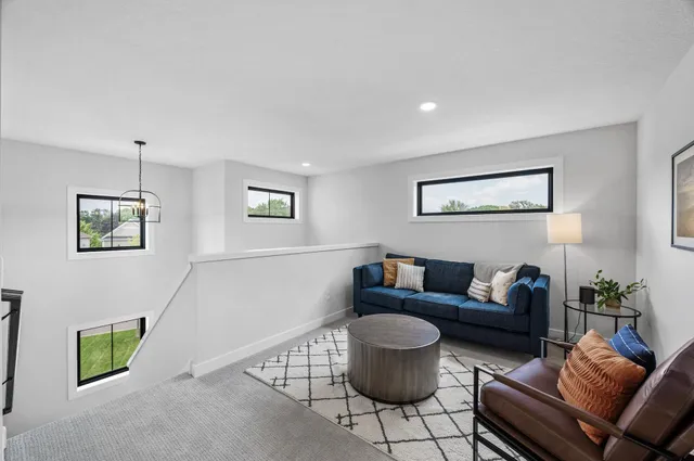 $600,000 | 2301 Keystone Avenue Northeast, St. Michael, MN 55376