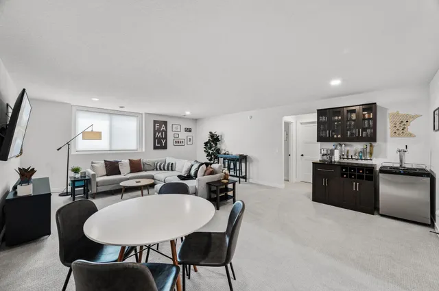 $600,000 | 2301 Keystone Avenue Northeast, St. Michael, MN 55376