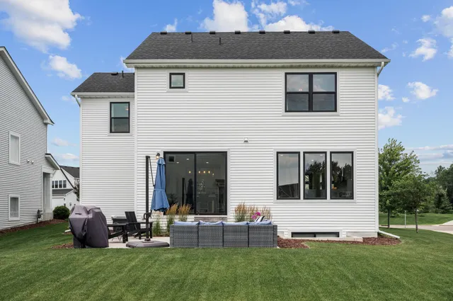 $600,000 | 2301 Keystone Avenue Northeast, St. Michael, MN 55376