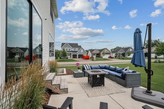 $600,000 | 2301 Keystone Avenue Northeast, St. Michael, MN 55376