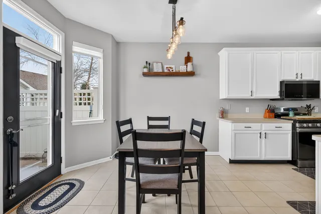 $299,000 | 1596 Ludington Circle, Romeoville, IL 60446