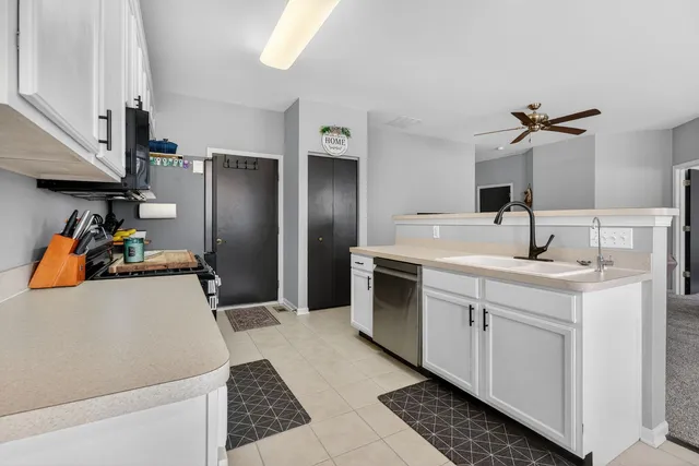 $299,000 | 1596 Ludington Circle, Romeoville, IL 60446